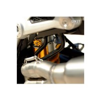 SOPORTE SILENCIADOR ALTO GARAJE UNIDAD ÖHLINS BMW R NINE T / SCRAMBLER