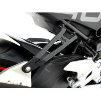 SOPORTE DE ESCAPE + PLACA ORIFICIO ESTRIBERA TRASERA R&G CFMOTO 450 SR / SS 2023-2024