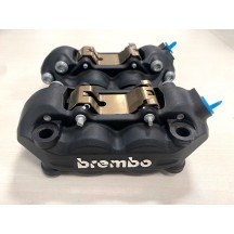PAR DE PINZAS DE FRENO DE ALUMINIO P4 NEGRAS + PASTILLAS BREMBO RACING