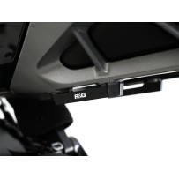 PAR DE PLACAS DE TAPA DEL AGUJERO DEL ESTRIBO TRASERO R&G KTM 125 / 250 / 390 DUKE 2024