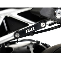 PAR DE PLACAS DE TAPA DEL AGUJERO DEL ESTRIBO TRASERO R&G SUZUKI GSX-S 1000 GX / GT 2022-2024