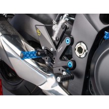 PLATAFORMAS AJUSTABLES CON PIES LIGEROS SNODATI. SUZUKI GSX-S 1000 / GT 2015-2025