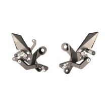 ESTRIBERAS AJUSTABLES CON ESTRIBERAS FIJAS LIGHTECH YAMAHA XSR 900 GP 2021-2024