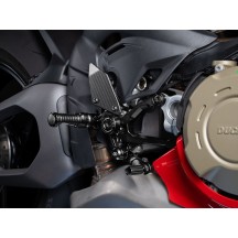 copy of ESTRIBERAS TRASERAS DE ALUMINIO GILLES TOOLING DUCATI STREETFIGHTER V2 / S 2022-2024