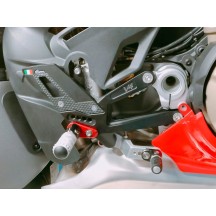 ESTRIBERAS AJUSTABLES VERSIÓN R LIGHTECH DUCATI PANIGALE V4 / S 2025