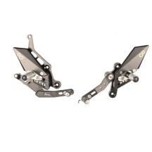 ESTRIBERAS AJUSTABLES CON ESTRIBERAS ARTICULADAS LIGHTECH YAMAHA TRACER 7 / GT 2020-2024