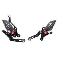 ESTRIBERAS AJUSTABLES VERSIÓN R LIGHTECH YAMAHA TRACER 7 / GT 2020-2024