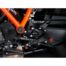 ESTRIBERAS TRASERAS AJUSTABLES BONAMICI RACING KTM SUPER DUKE 1390 R 2024