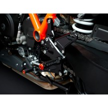ESTRIBERAS TRASERAS AJUSTABLES BONAMICI RACING KTM SUPER DUKE 1390 R 2024