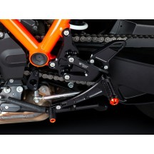 ESTRIBERAS TRASERAS AJUSTABLES BONAMICI RACING KTM SUPER DUKE 1390 R 2024