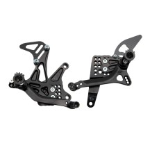 ESTRIBERAS TRASERAS CAJA DE CAMBIOS NORMAL / ARAÑA INVERSA KAWASAKI NINJA 400 2018-2023
