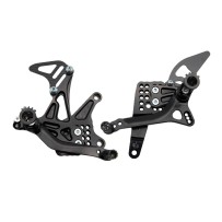 ESTRIBERAS TRASERAS CAJA DE CAMBIOS NORMAL / ARAÑA INVERSA KAWASAKI NINJA 400 2018-2023