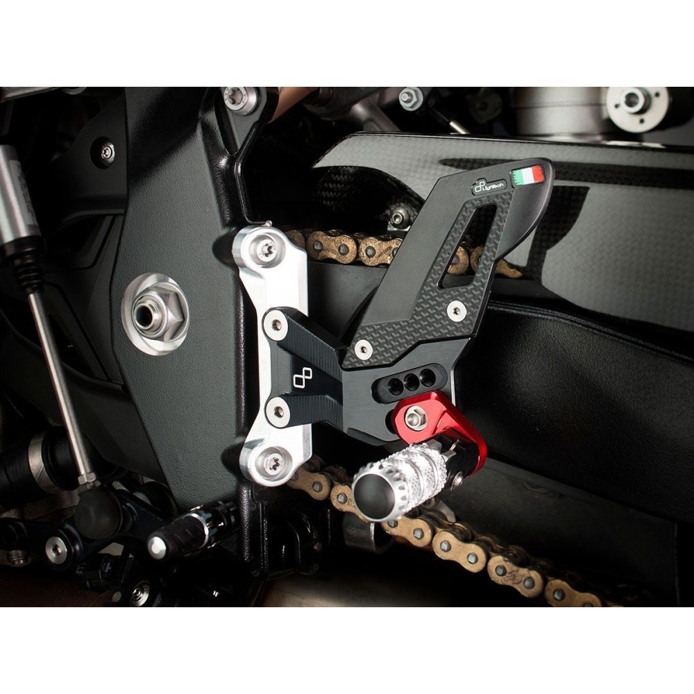 ESTRIBERAS AJUSTABLES VERSIÓN R LIGHTECH BMW S 1000 R 2021-2023 ESTRIBERAS AJUSTABLES VERSIÓN R LIGHTECH BMW S 1000 R 2021-2023