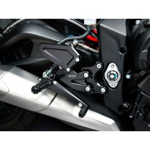 ESTRIBERAS TRASERAS AJUSTABLES BONAMICI RACING TRIUMPH STREET TRIPLE 765 R / RS / MOTO2 2023-2024