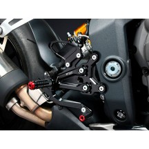 ESTRIBERAS REDUCIDAS AJUSTABLES BONAMICI RACING TRIUMPH SPEED TRIPLE 1200 RS 2021-2024