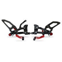 ESTRIBERAS AJUSTABLES CNC RACING CARBONO DUCATI STREETFIGHTER V4 / S 2020-2022