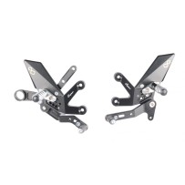 PLATAFORMAS AJUSTABLES CON PIES LIGEROS FIJOS SUZUKI GSX-S 1000 / GT 2015-2025