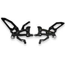 ESTRIBERAS DE CARRERA CNC AJUSTABLES DUCATI PANIGALE V4 / S / R 2018-2024