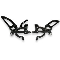 ESTRIBERAS DE CARRERA CNC AJUSTABLES DUCATI PANIGALE V4 / S / R 2018-2024