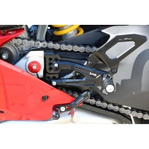 ESTRIBERAS DE CARRERA CNC AJUSTABLES DUCATI PANIGALE V4 / S / R 2018-2024